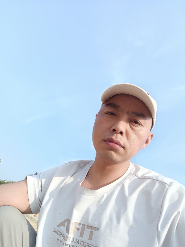 哥哥的第一张照片--泰宁相亲网
